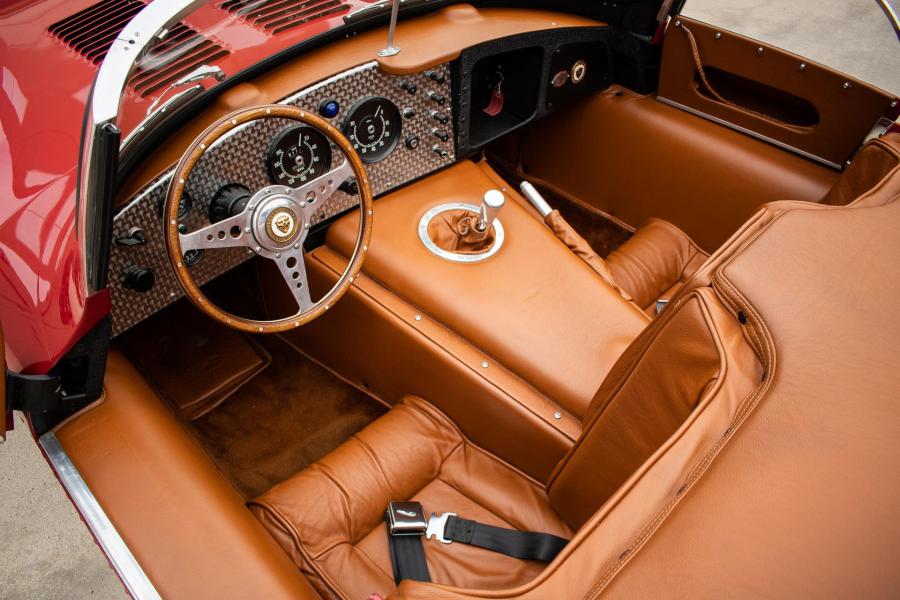Интерьер Jaguar XKSS Re-Creation by Tempero 1957 года  (фото 38 из 114)
